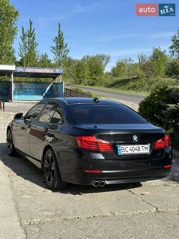 Седан BMW 5 Series 2013 в Львове
