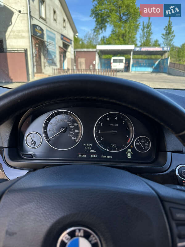 Седан BMW 5 Series 2013 в Львове