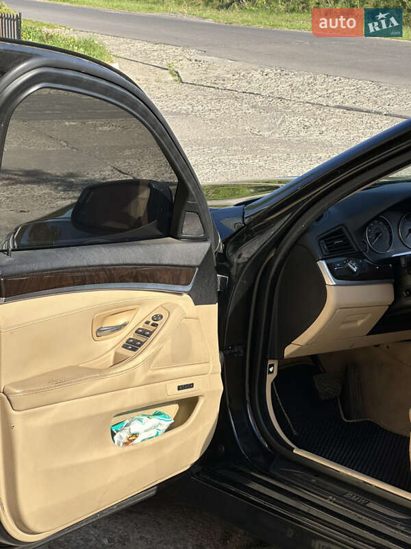 Седан BMW 5 Series 2013 в Львове