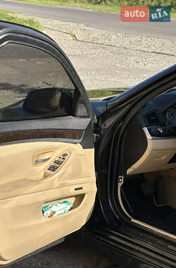 Седан BMW 5 Series 2013 в 