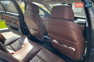 Седан BMW 5 Series 2012 в 