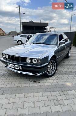 Седан BMW 5 Series 1989 в Іршаві