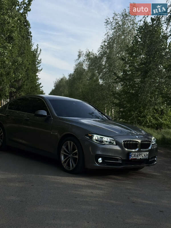Седан BMW 5 Series 2015 в Умани