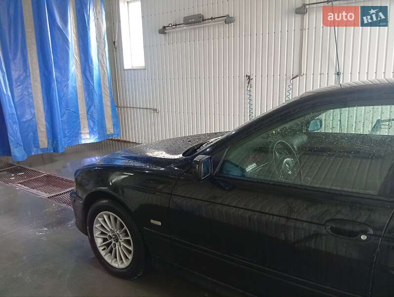 Седан BMW 5 Series 2000 в Бережанах