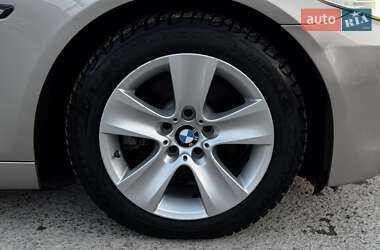 Седан BMW 5 Series 2012 в 