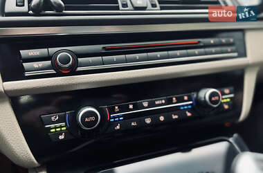 Седан BMW 5 Series 2010 в 