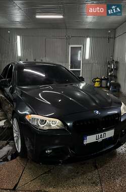 Седан BMW 5 Series 2012 в 