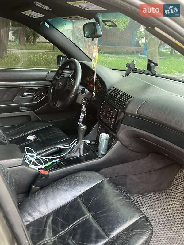 Седан BMW 5 Series 2001 в Каменке-Бугской