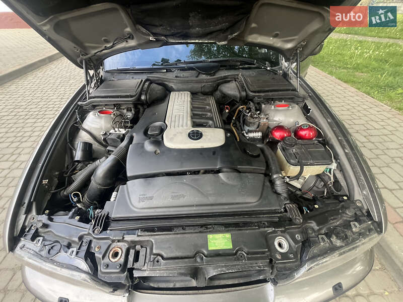 Седан BMW 5 Series 2001 в Каменке-Бугской