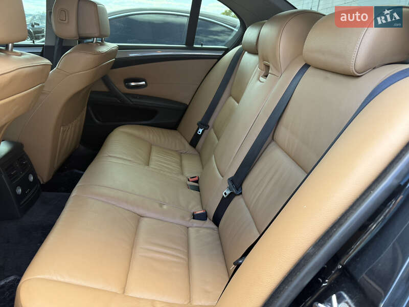 Седан BMW 5 Series 2009 в Ровно