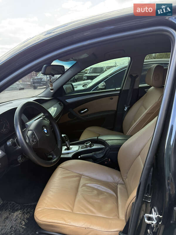 Седан BMW 5 Series 2009 в Ровно
