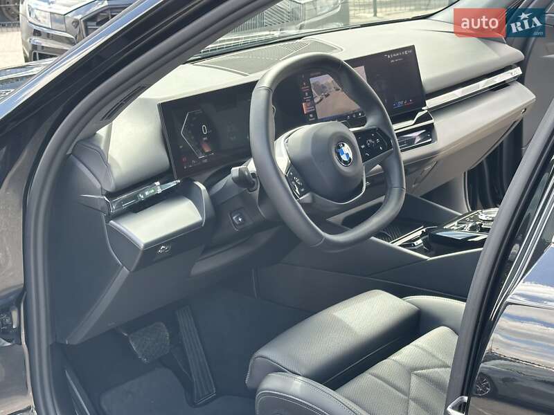 Седан BMW 5 Series 2023 в Киеве