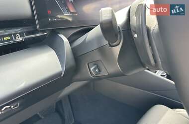 Седан BMW 5 Series 2023 в 