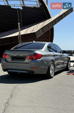 Седан BMW 5 Series 2011 в 