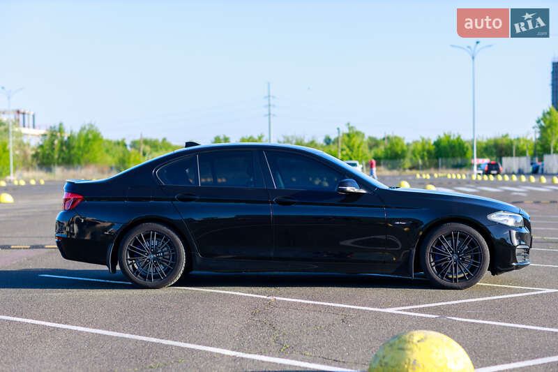 Седан BMW 5 Series 2015 в Звягеле