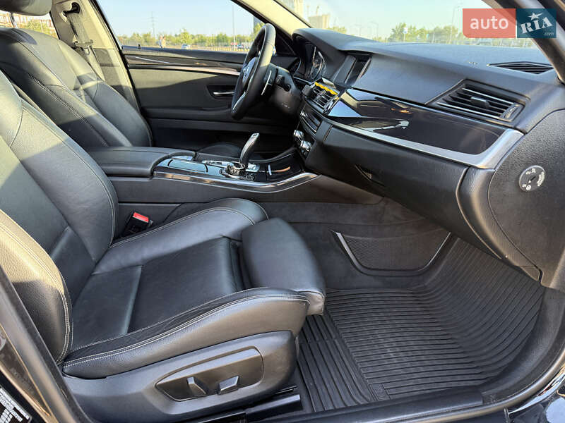 Седан BMW 5 Series 2015 в Звягеле