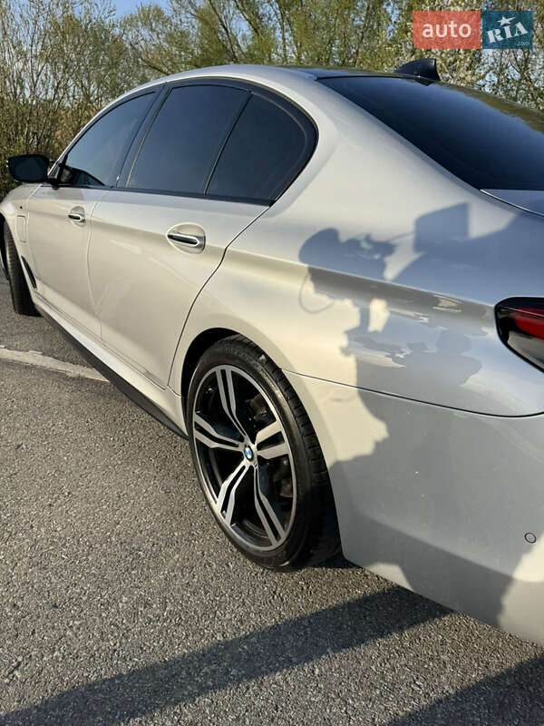 Седан BMW 5 Series 2017 в Львові