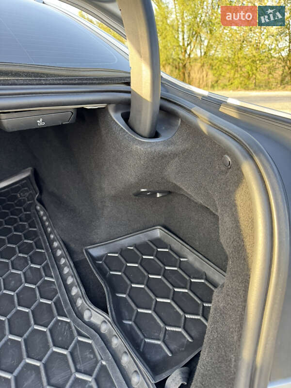 Седан BMW 5 Series 2017 в Львові