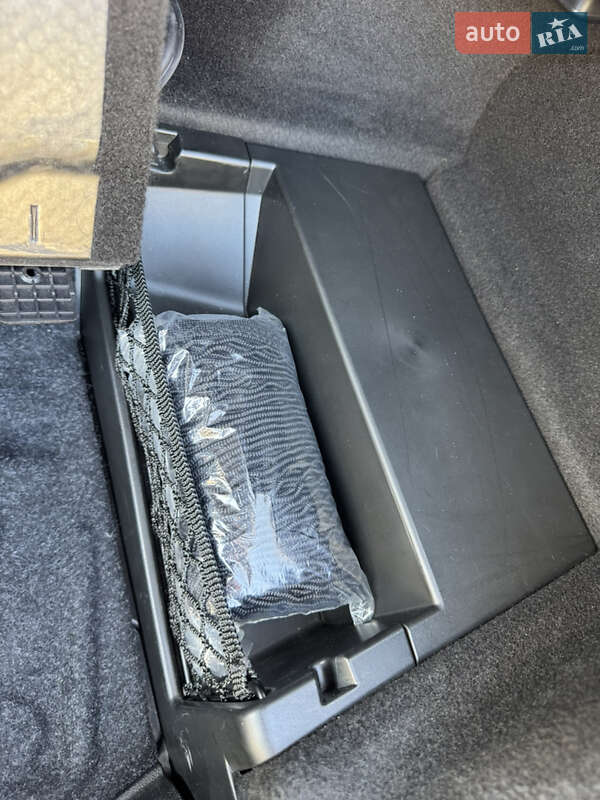 Седан BMW 5 Series 2017 в Львові