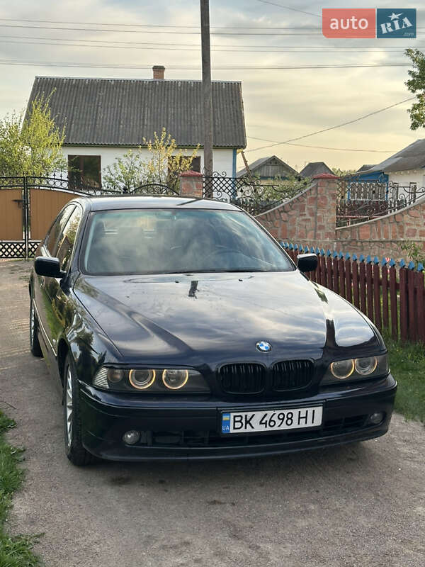 Седан BMW 5 Series 2000 в 