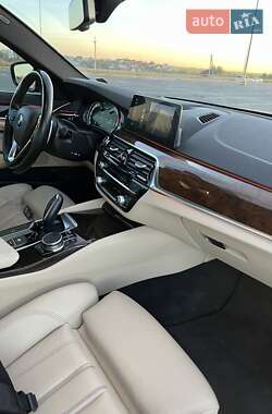 Седан BMW 5 Series 2018 в 