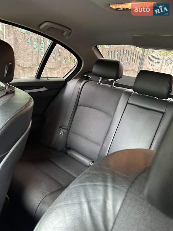 Седан BMW 5 Series 2012 в Черновцах фото 7 Седан BMW 5 Series 2012 в Черновцах