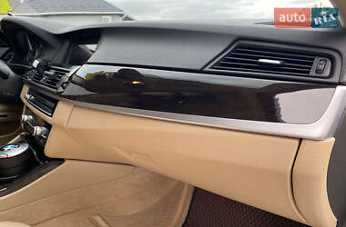 Седан BMW 5 Series 2012 в 