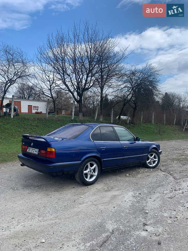 Седан BMW 5 Series 1991 в Перемышлянах