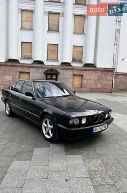 Седан BMW 5 Series 1992 в 