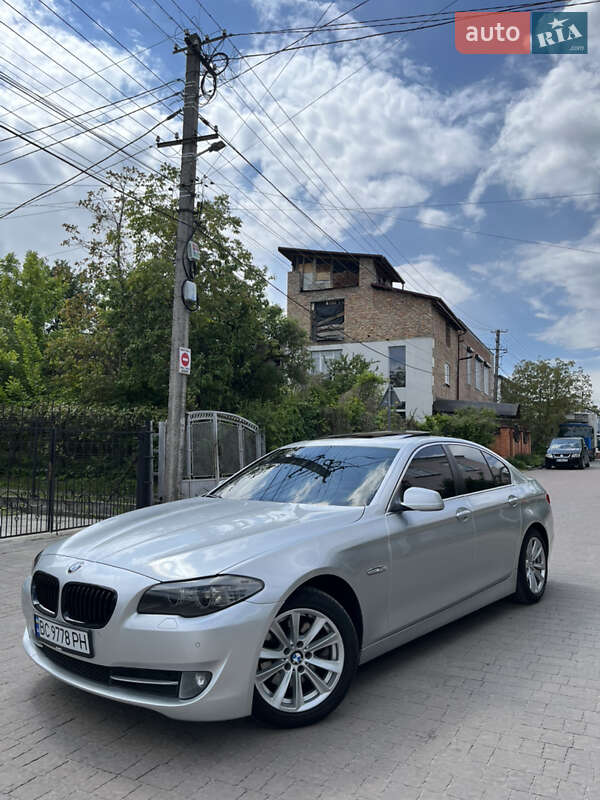 BMW 5 Series 2011