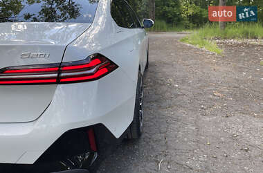 Седан BMW 5 Series 2023 в Ужгороде