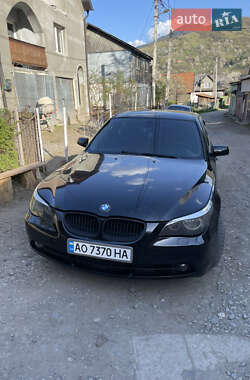 Седан BMW 5 Series 2004 в Рахове