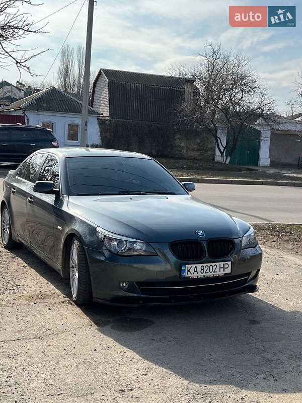 Седан BMW 5 Series 2008 в 