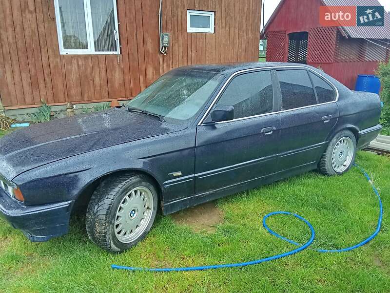 Седан BMW 5 Series 1994 в Вижниці