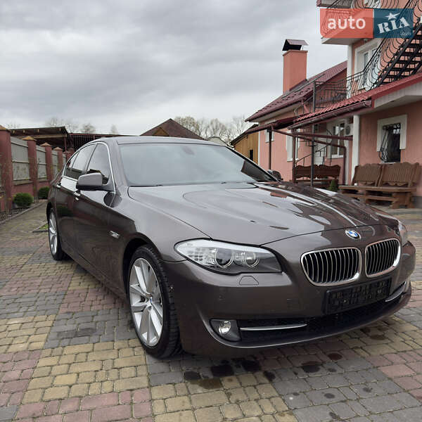 Седан BMW 5 Series 2011 в 