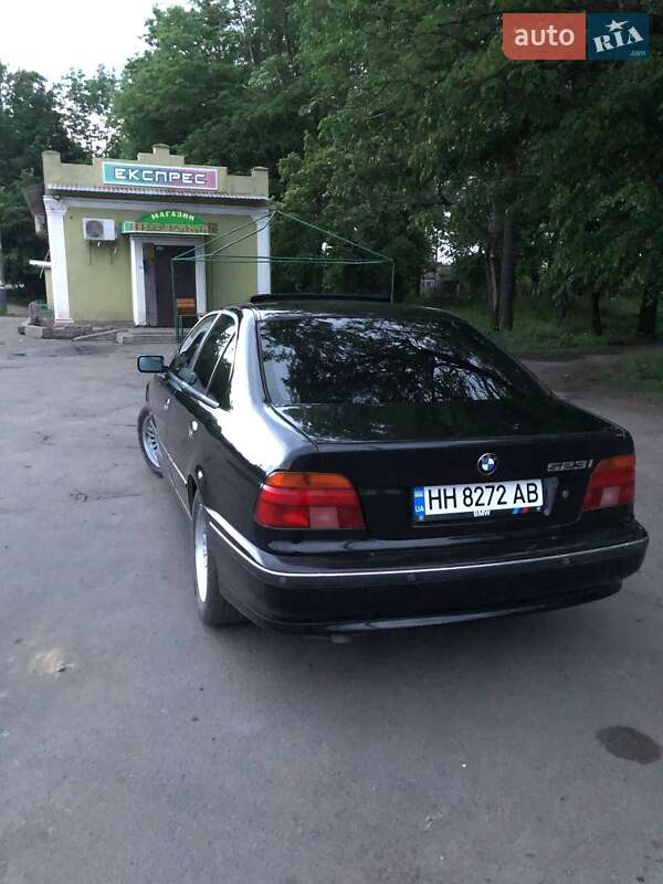 Седан BMW 5 Series 1998 в Подільську