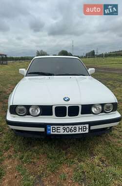 Седан BMW 5 Series 1990 в Николаеве