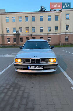 Седан BMW 5 Series 1989 в Чернігові