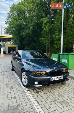 Седан BMW 5 Series 2002 в Гайсину