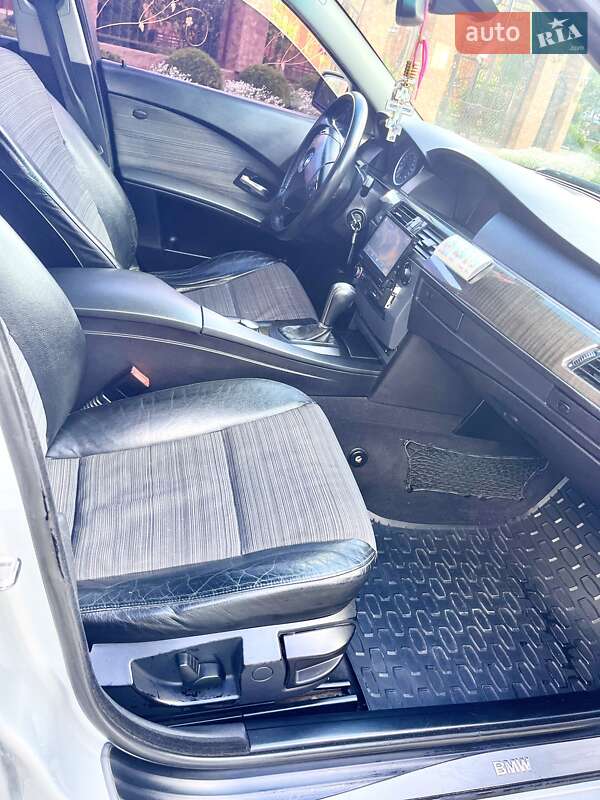 Седан BMW 5 Series 2004 в Чорноморську