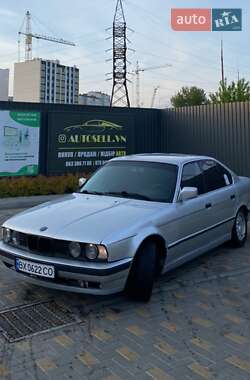 Седан BMW 5 Series 1990 в Виннице