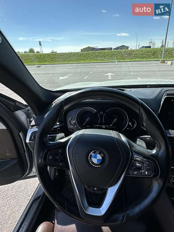 Седан BMW 5 Series 2017 в Львові