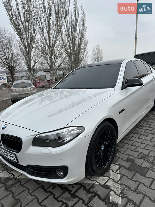 Седан BMW 5 Series 2013 в 