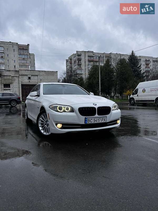 Седан BMW 5 Series 2012 в 