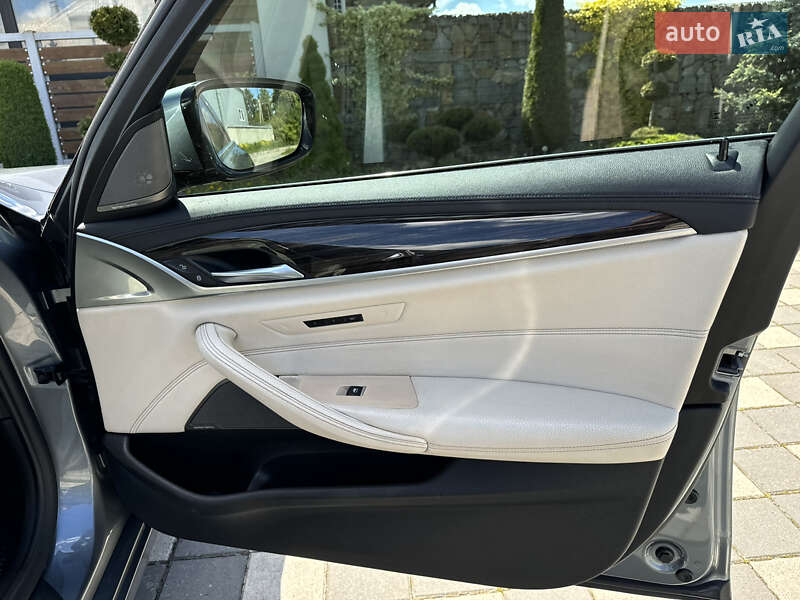 Седан BMW 5 Series 2017 в Стрые фото 41 Седан BMW 5 Series 2017 в Стрые