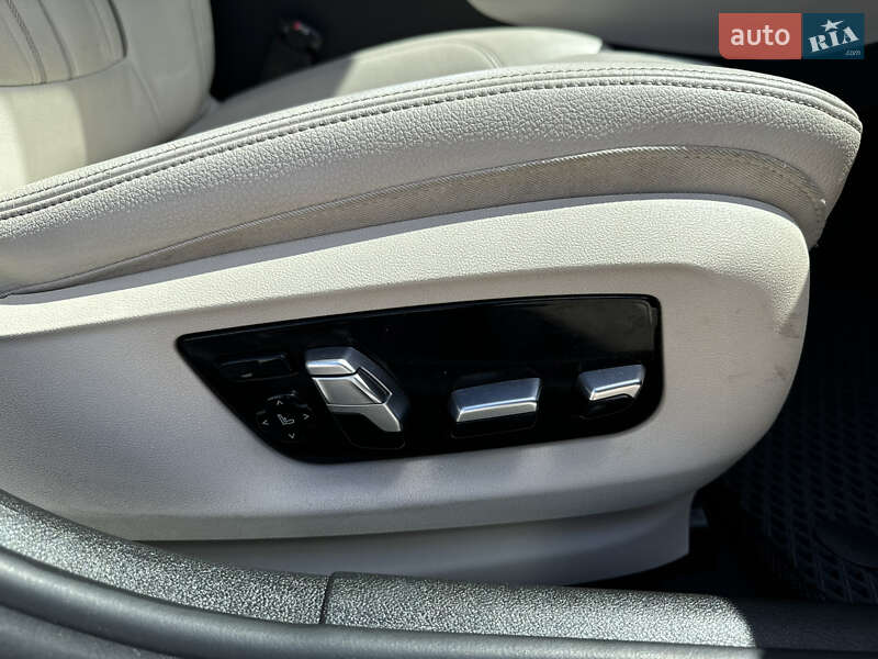 Седан BMW 5 Series 2017 в Стрые фото 44 Седан BMW 5 Series 2017 в Стрые