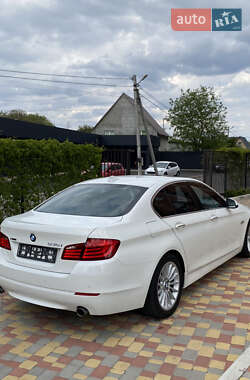 Седан BMW 5 Series 2012 в 