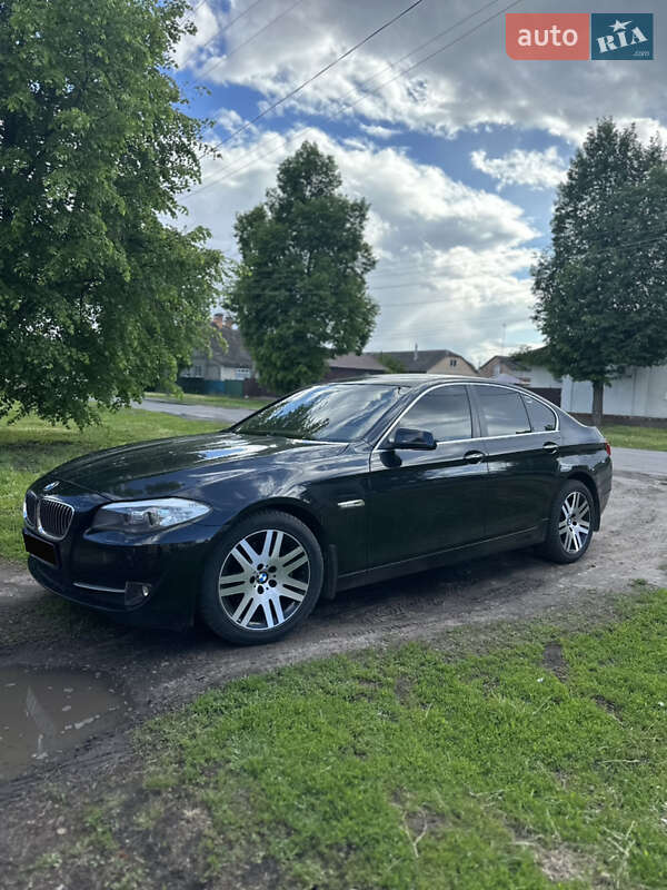 Седан BMW 5 Series 2010 в 