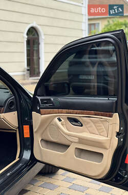 Седан BMW 5 Series 2000 в 