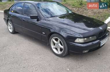 Седан BMW 5 Series 1997 в Тиврову